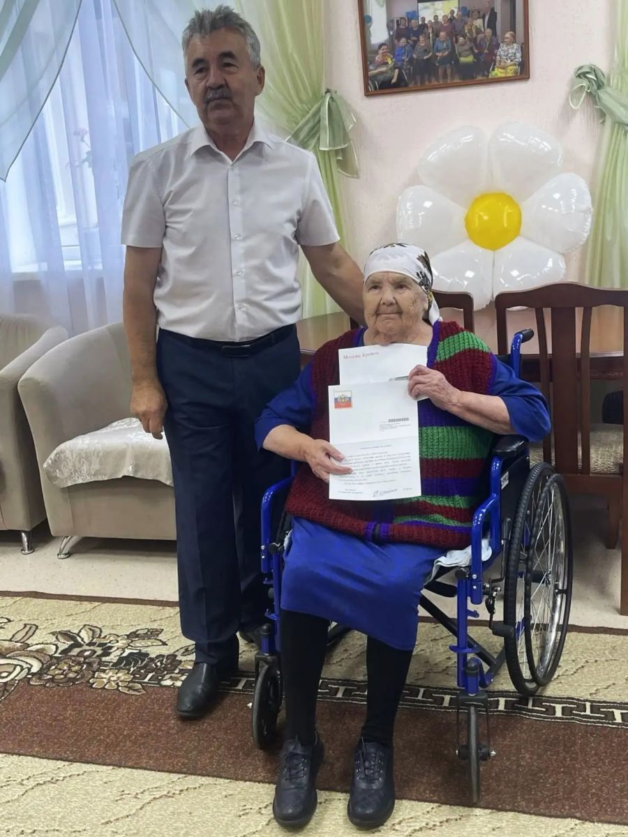 Труженицу тыла поздравили с 94-летием!